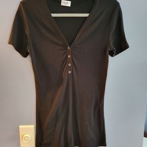 Amalli talli short sleeve henley tee. M tall